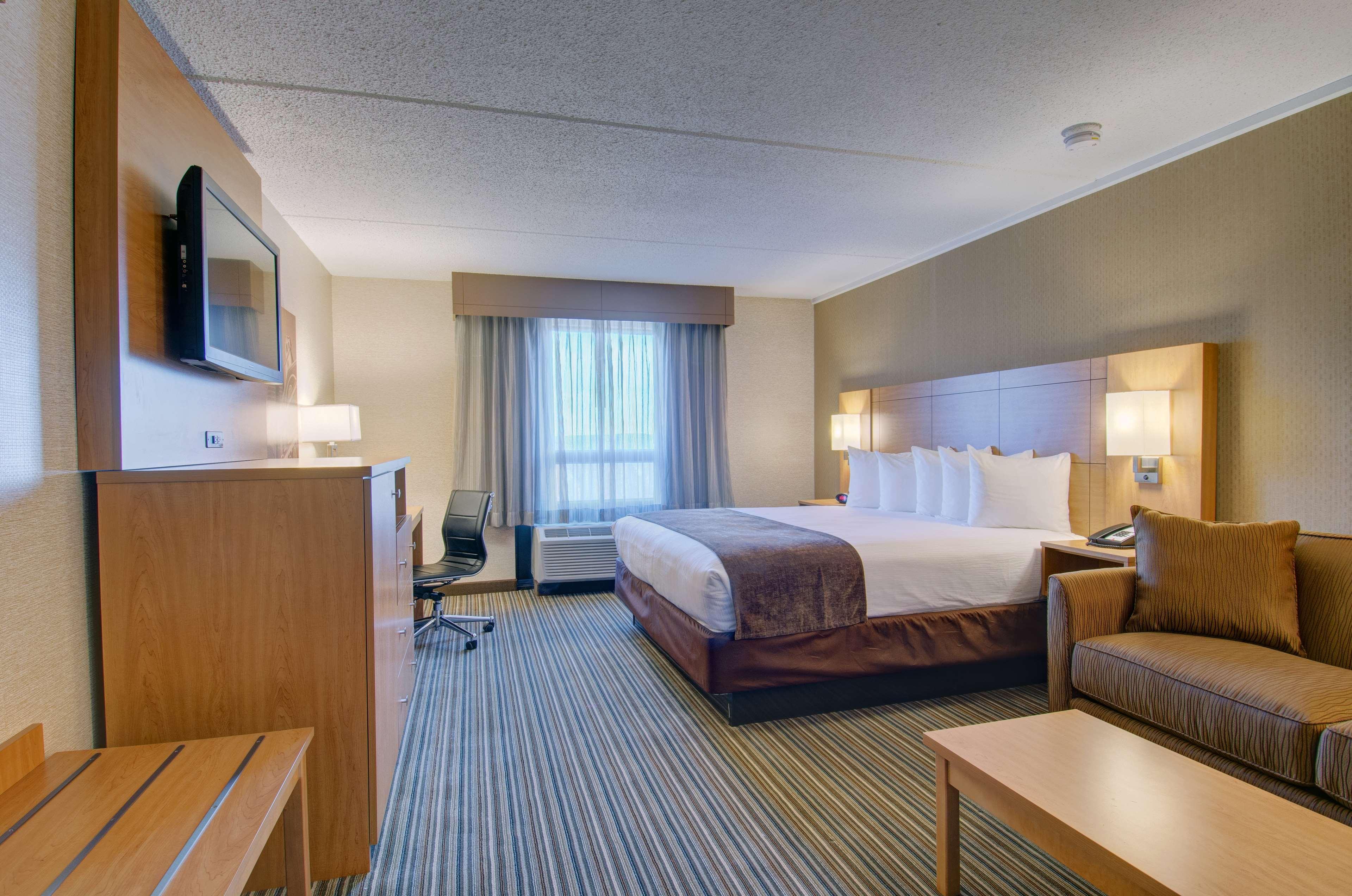 Best Western Royal Plaza Hotel And Trade Center Marlborough Esterno foto