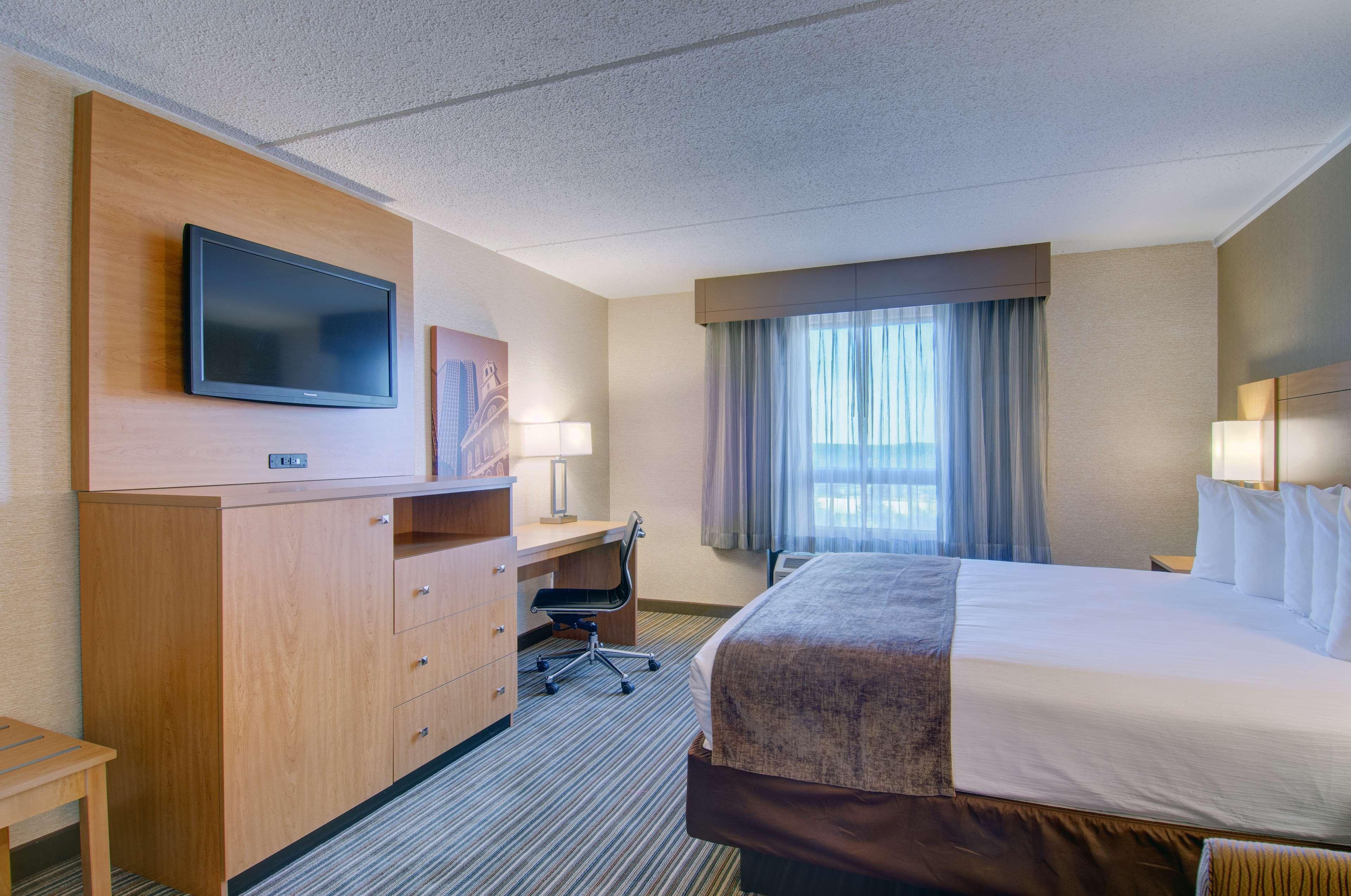Best Western Royal Plaza Hotel And Trade Center Marlborough Esterno foto
