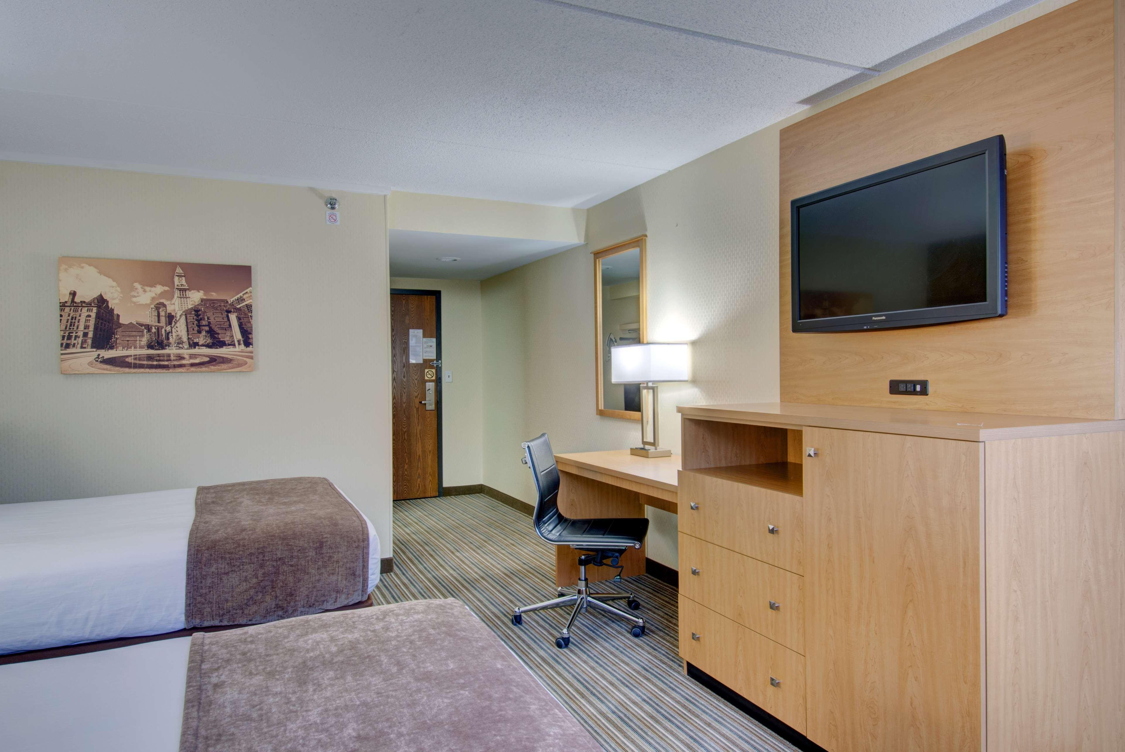 Best Western Royal Plaza Hotel And Trade Center Marlborough Esterno foto