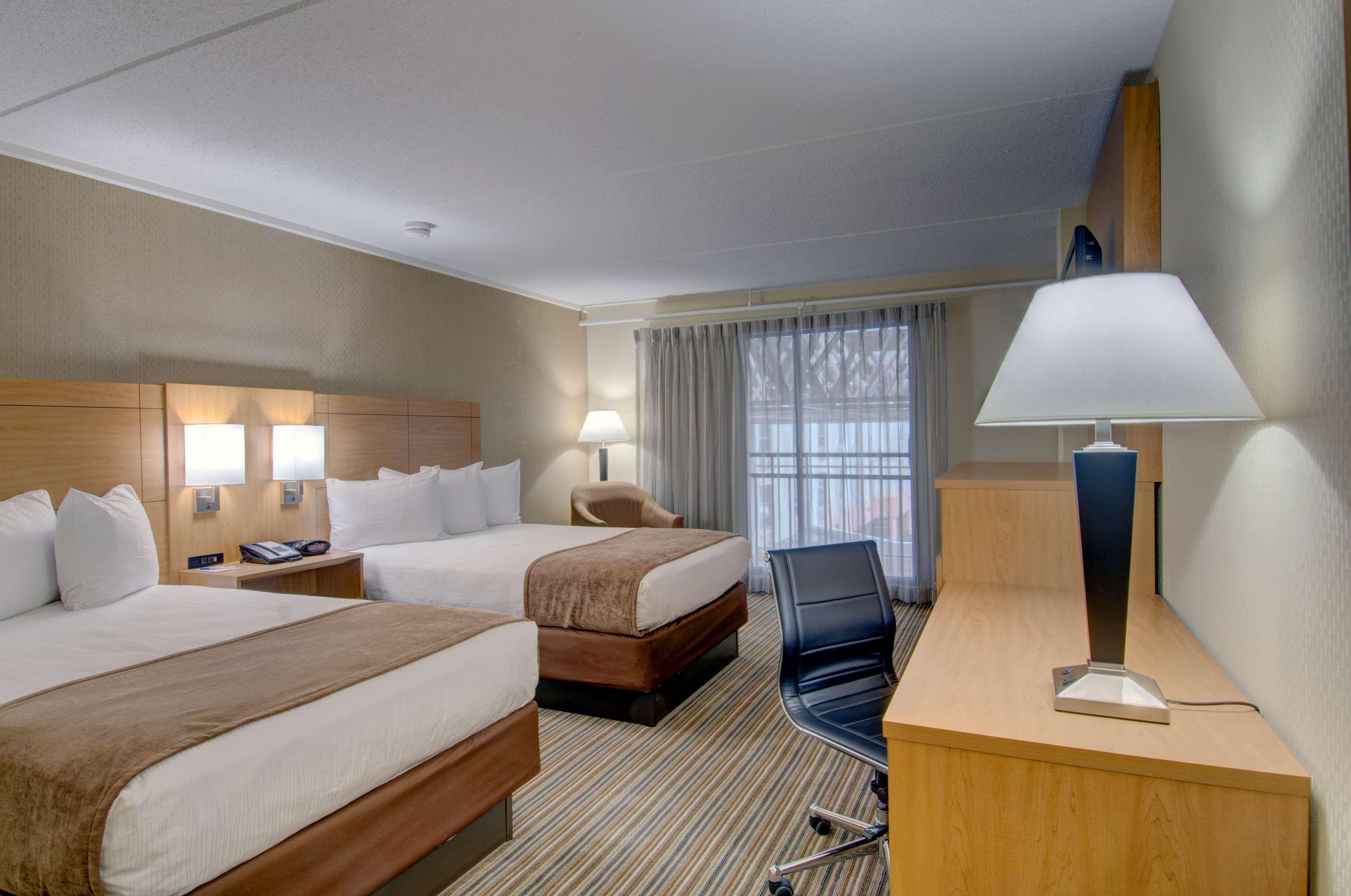 Best Western Royal Plaza Hotel And Trade Center Marlborough Esterno foto