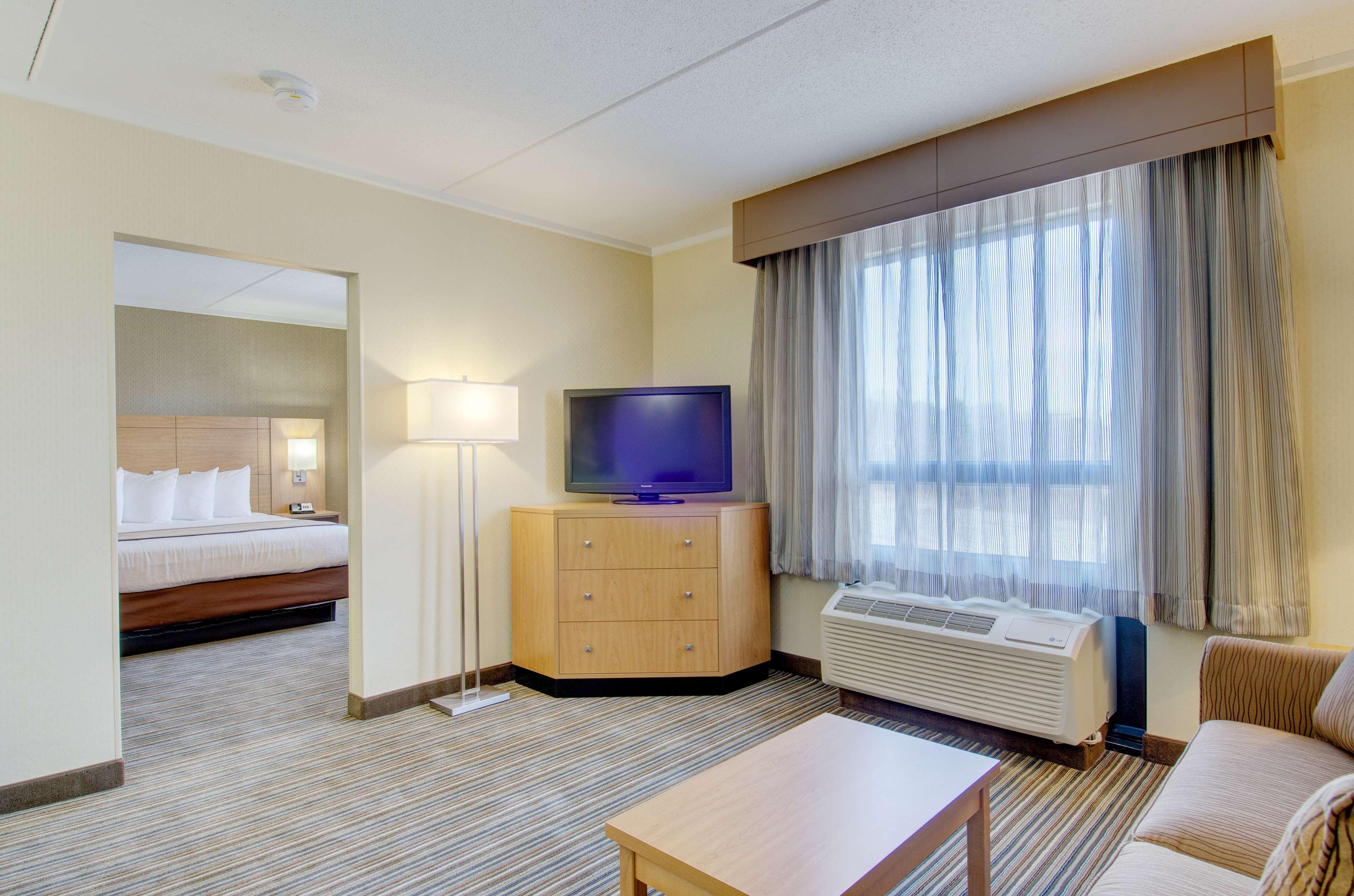 Best Western Royal Plaza Hotel And Trade Center Marlborough Esterno foto