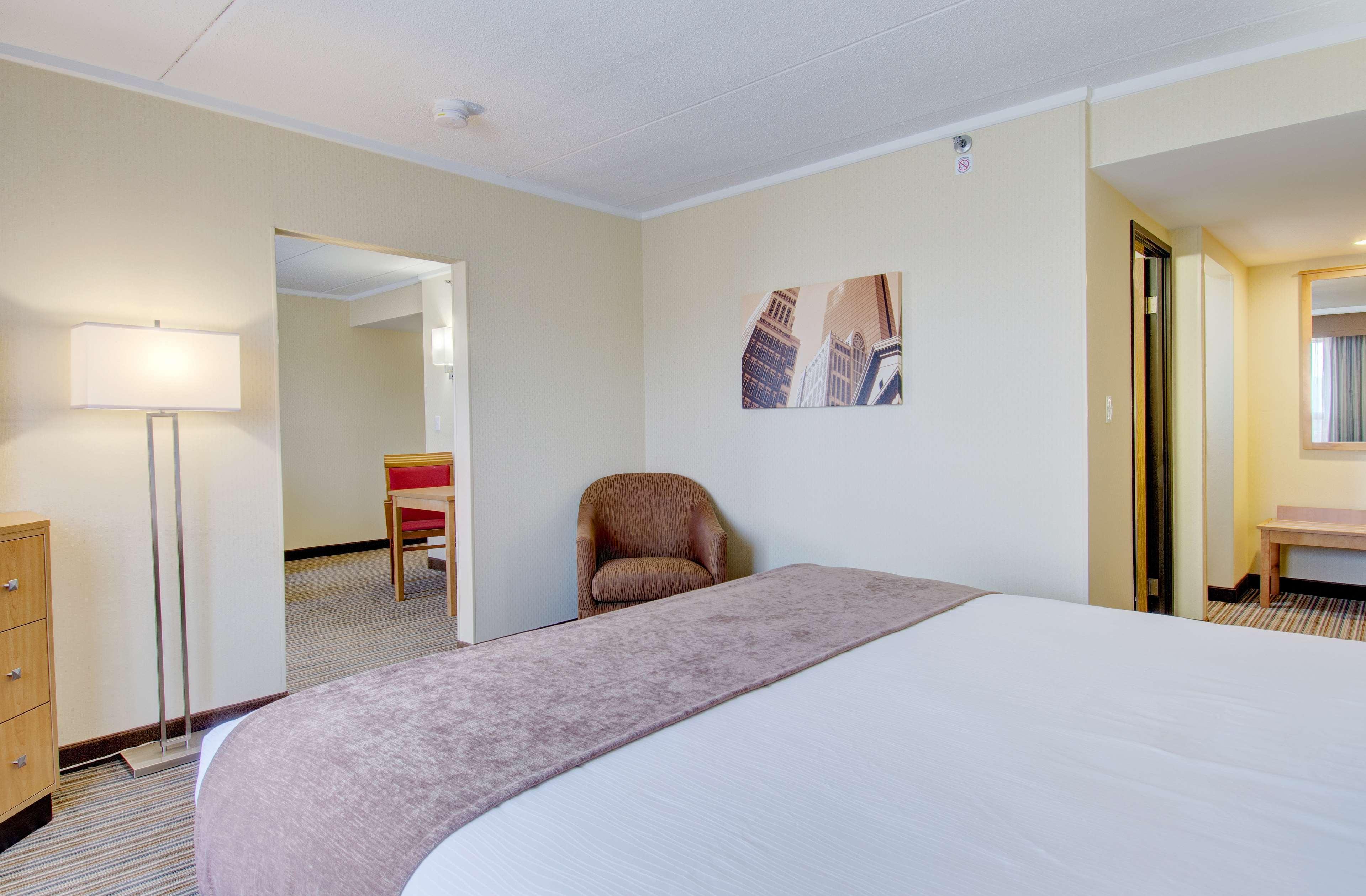 Best Western Royal Plaza Hotel And Trade Center Marlborough Esterno foto