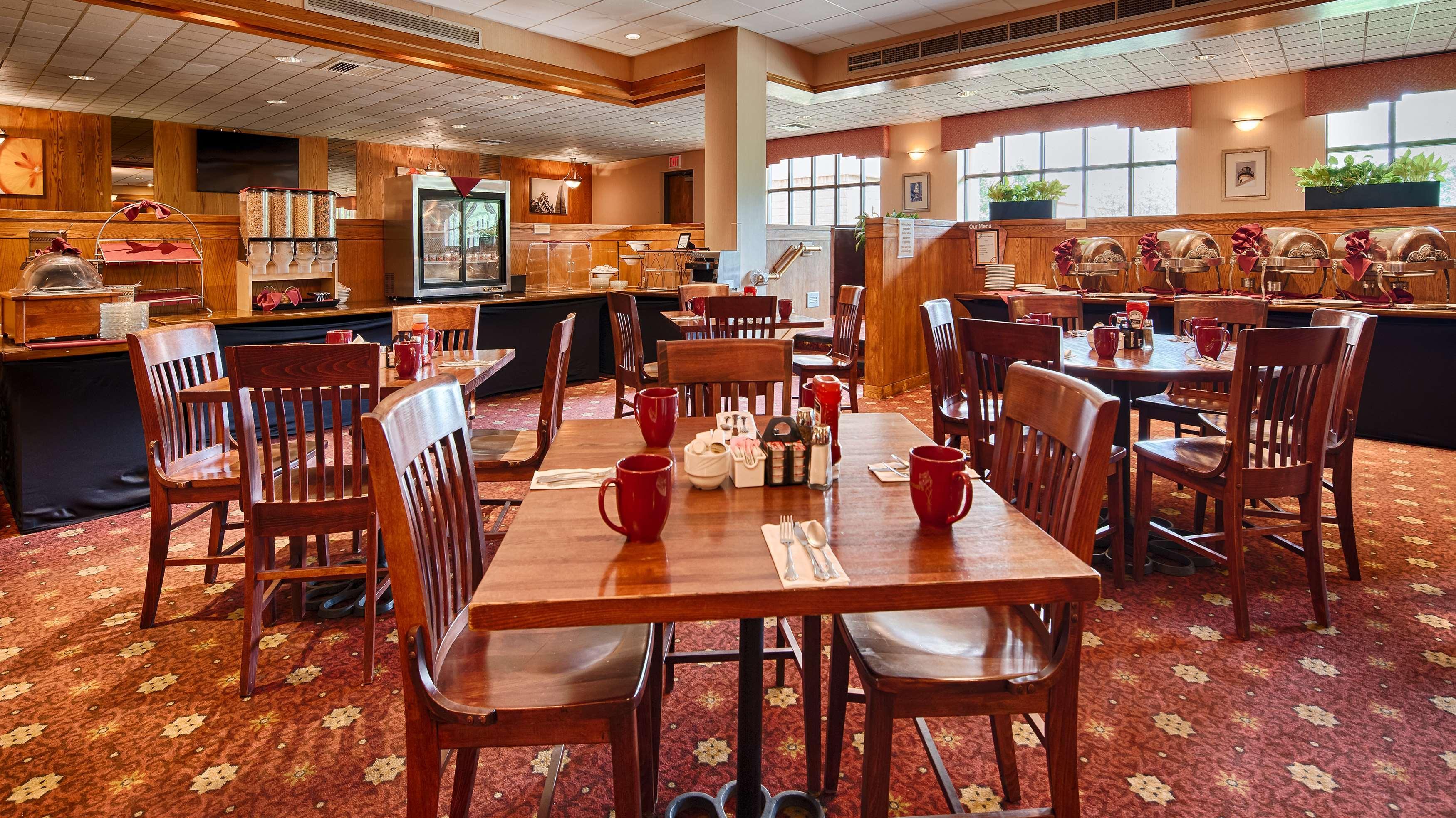 Best Western Royal Plaza Hotel And Trade Center Marlborough Esterno foto