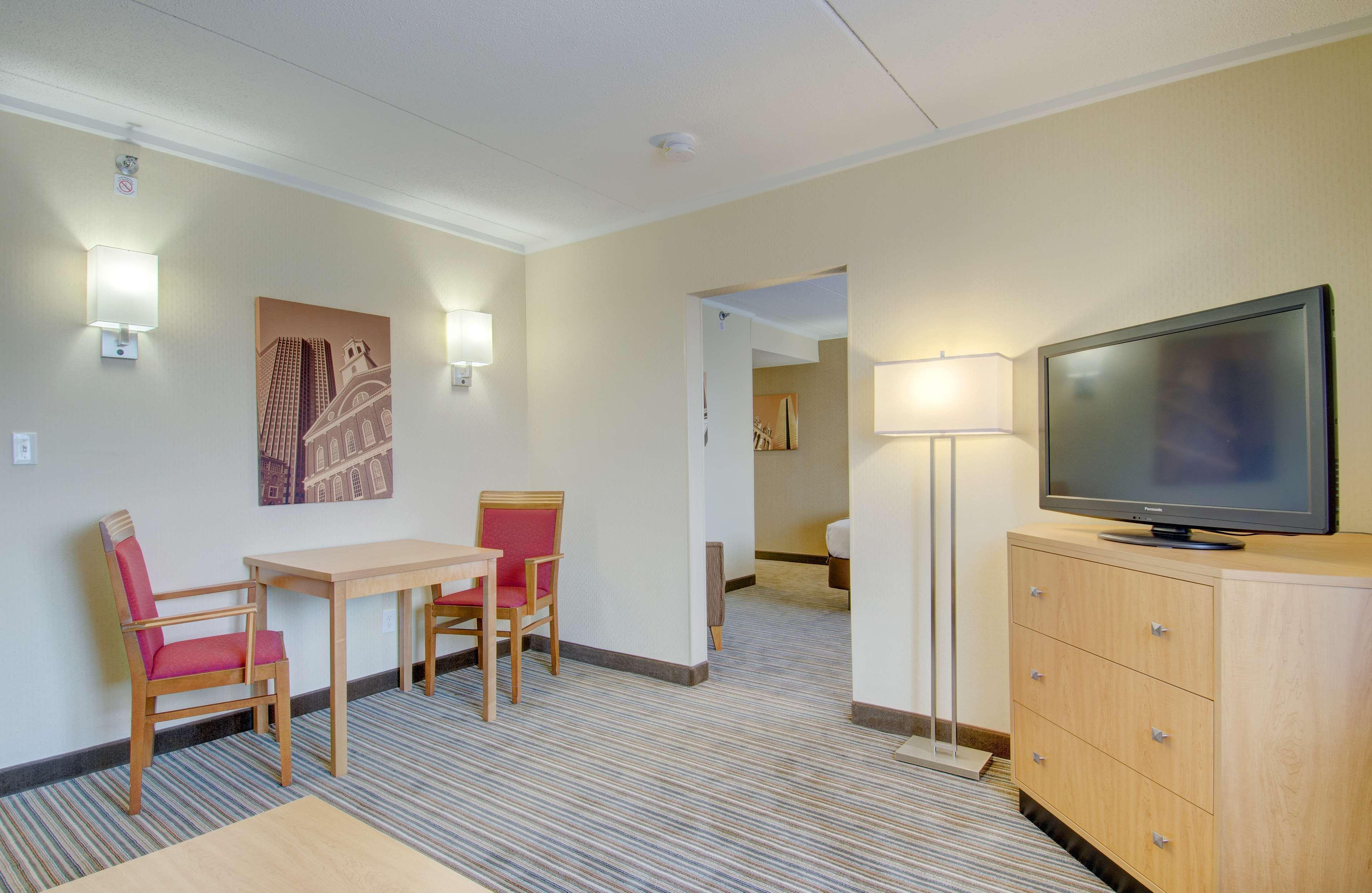 Best Western Royal Plaza Hotel And Trade Center Marlborough Esterno foto