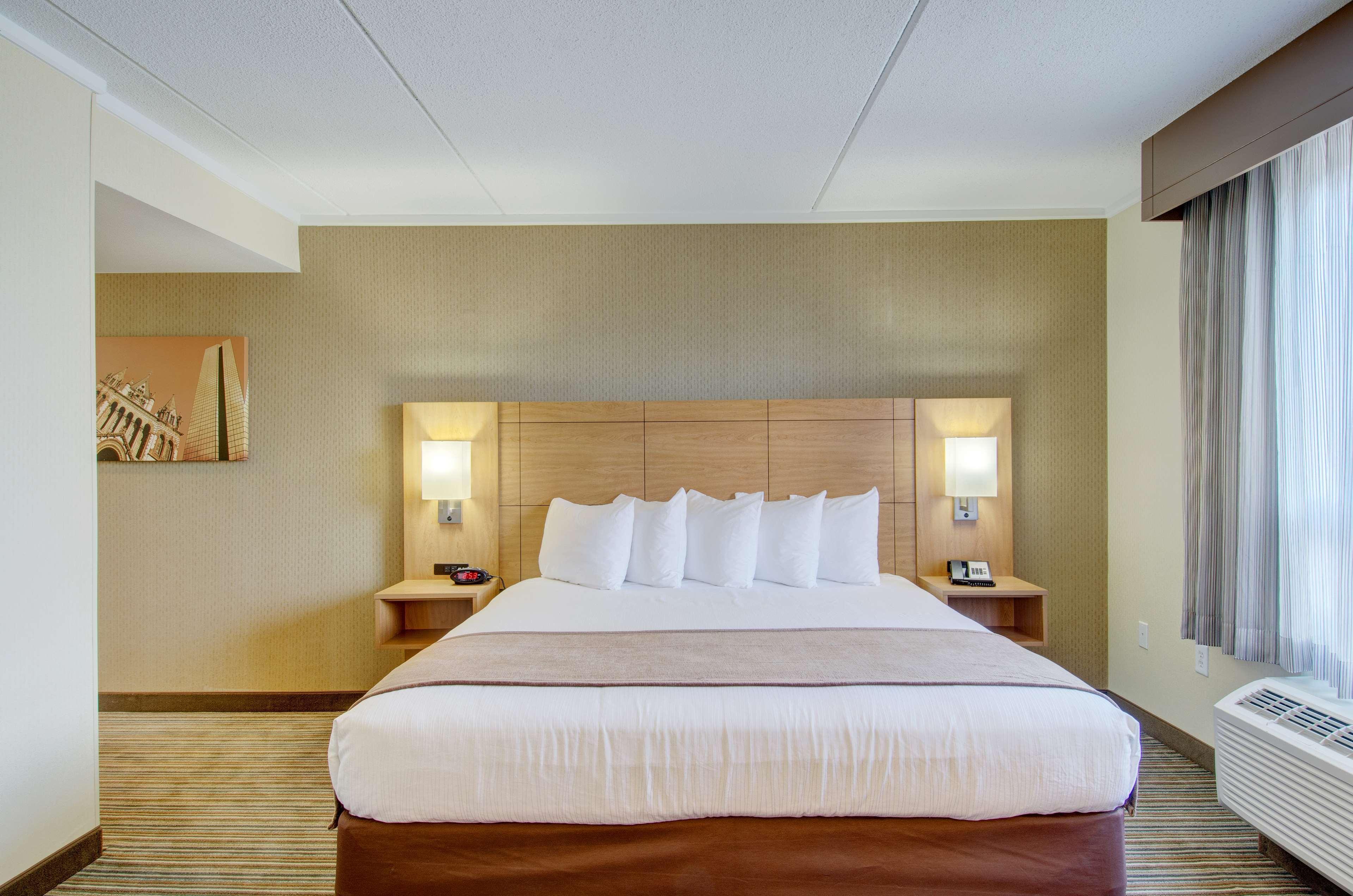 Best Western Royal Plaza Hotel And Trade Center Marlborough Esterno foto