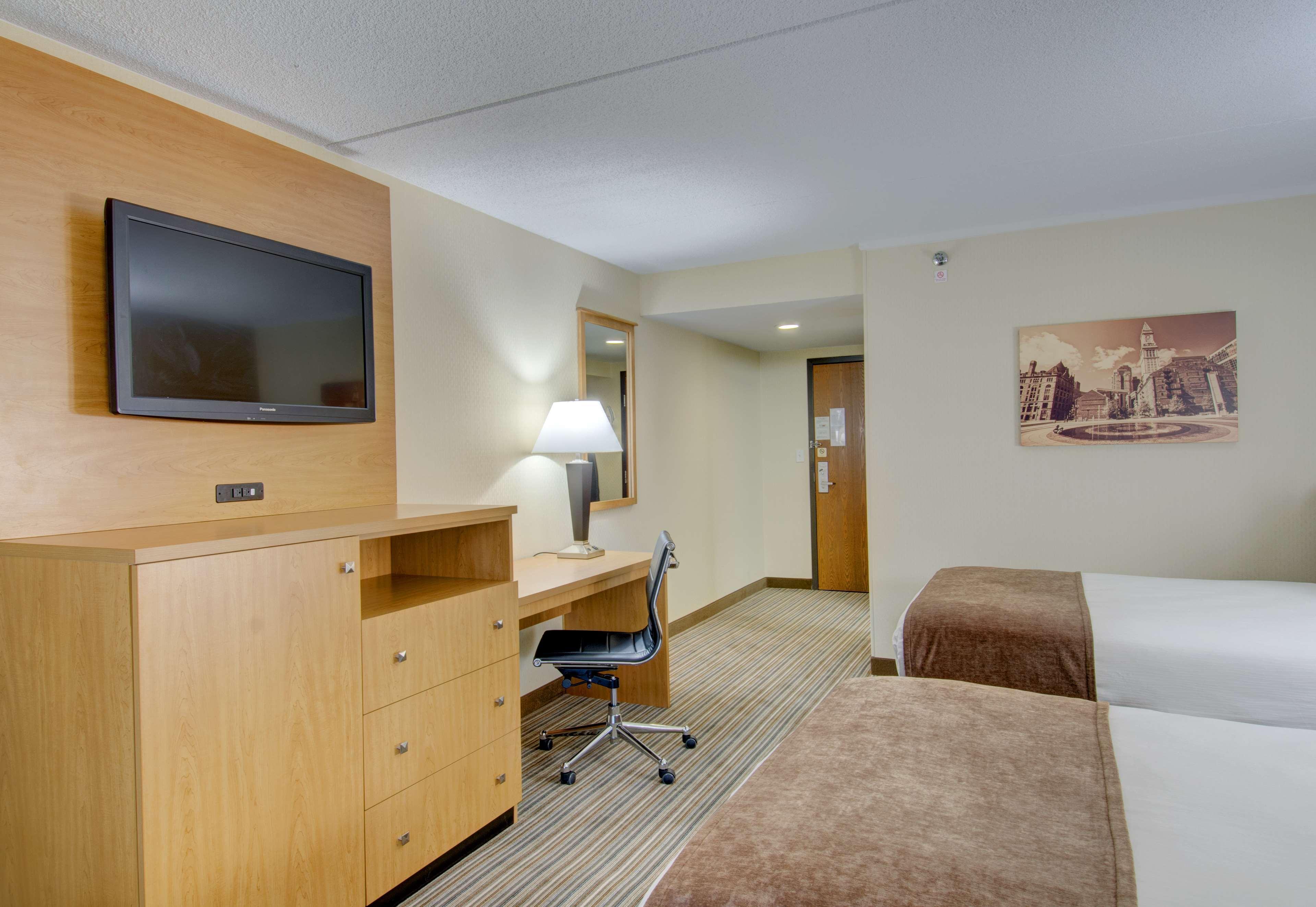 Best Western Royal Plaza Hotel And Trade Center Marlborough Esterno foto