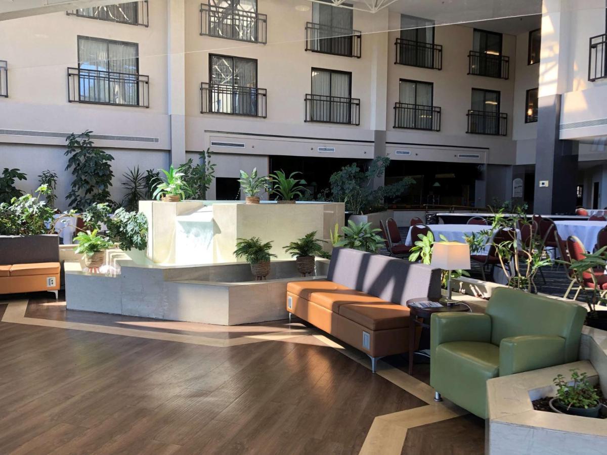Best Western Royal Plaza Hotel And Trade Center Marlborough Esterno foto