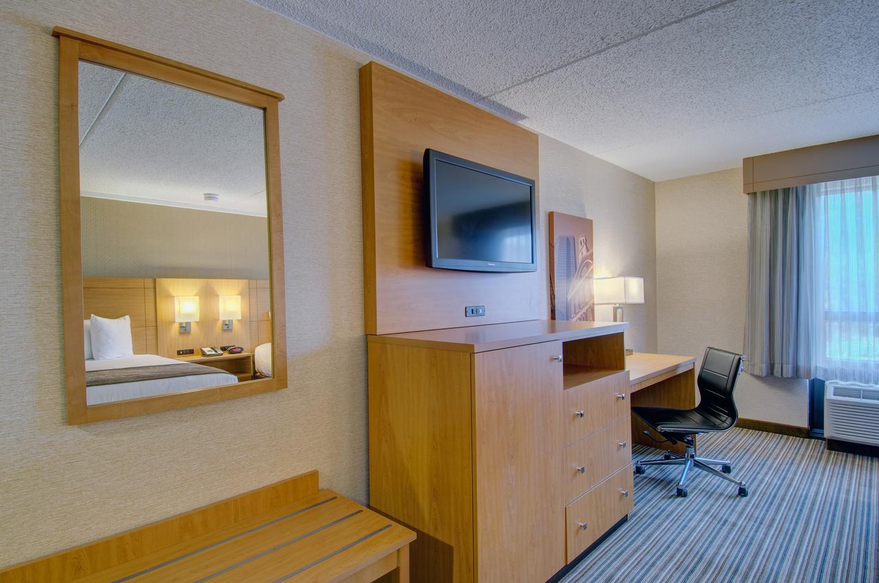 Best Western Royal Plaza Hotel And Trade Center Marlborough Esterno foto